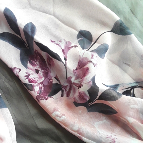 Floral chiffon off the shoulder top - Picture 3 of 3